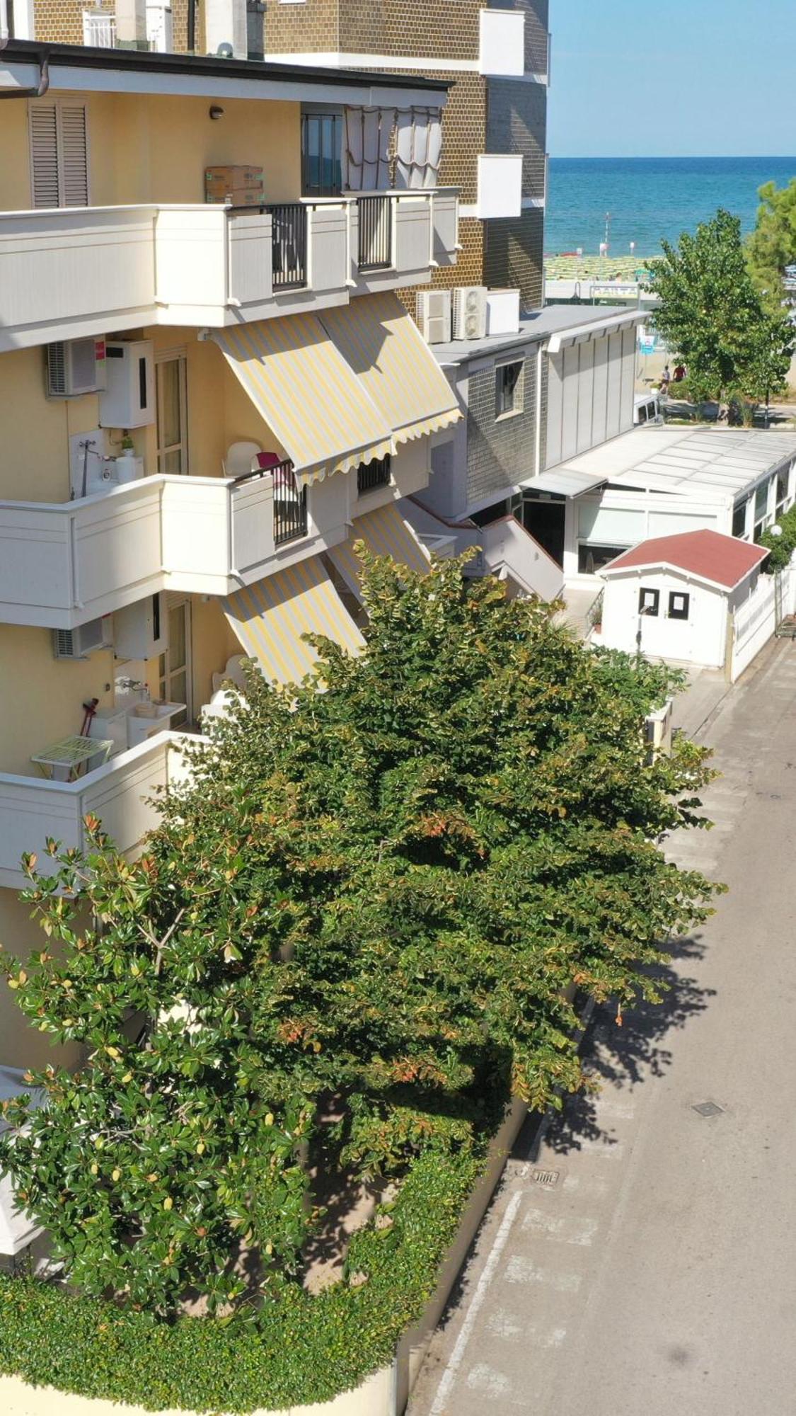 Residence Riviera Alba Adriatica Exterior foto
